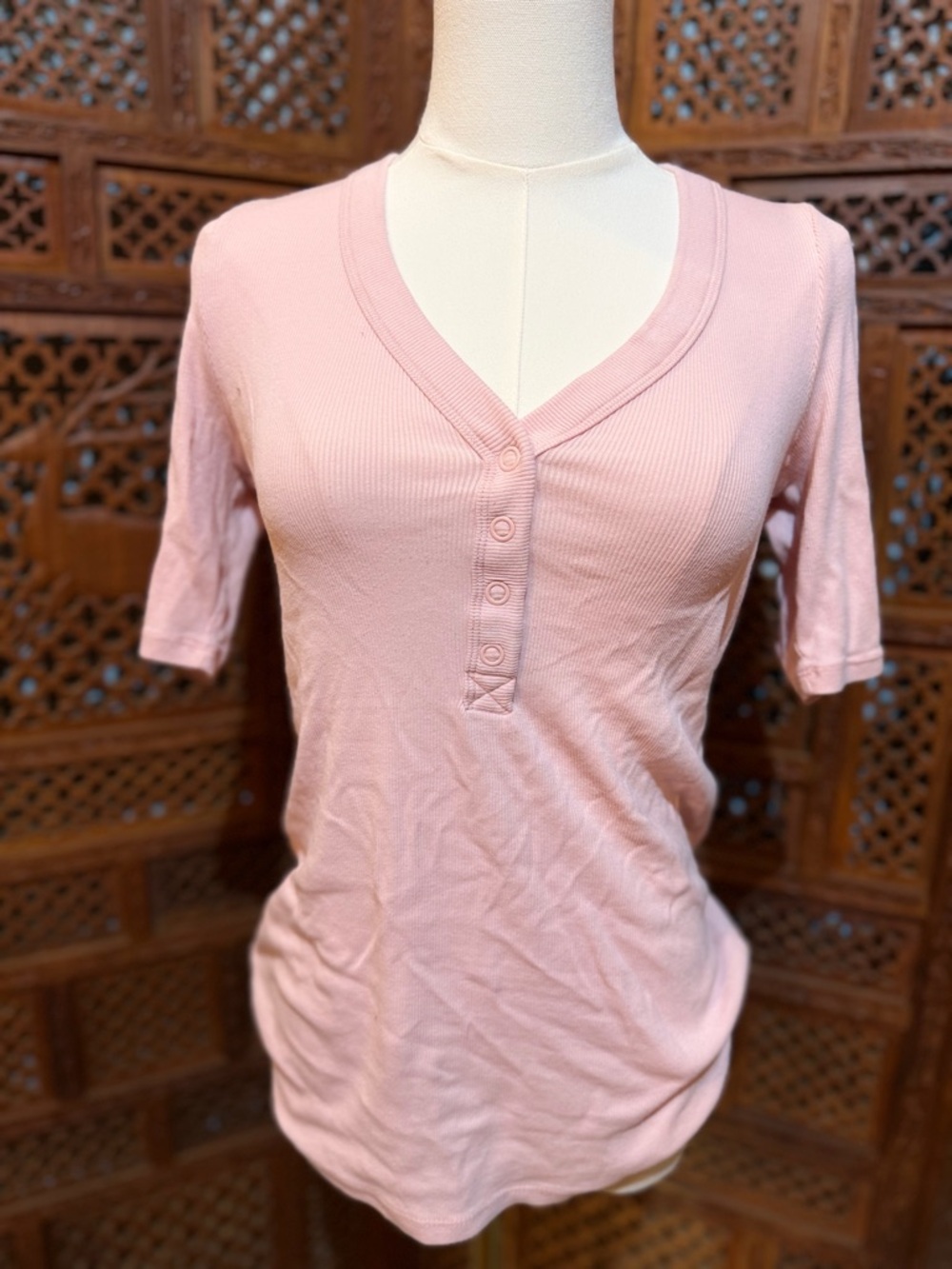 🌸 Torrid Light Pink Ribbed Henley Top – Size 00